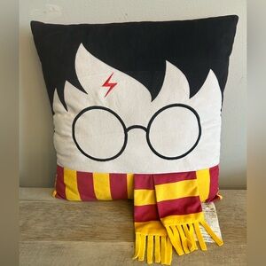 Harry Potter Character Pillow - Wizarding‎ World Fleece Harry Wizards Small Flaw